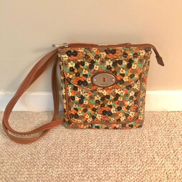 Fossil crossbody purse - Picture 1 of 3